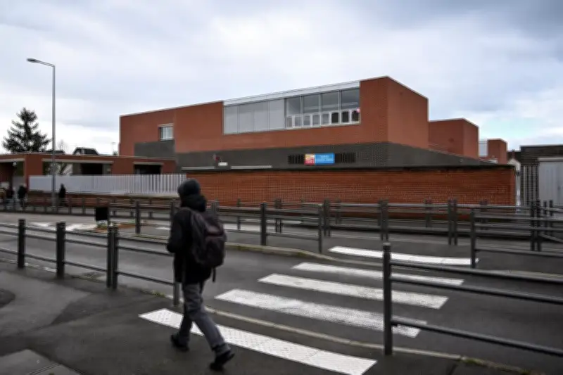 Collégien condamné à 4 ans de prison pour menace au couteau contre sa principale en Côte-d'Or