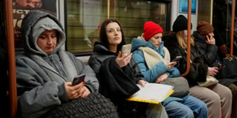 Colère à la Douma après le blocage de WhatsApp et Telegram en Russie