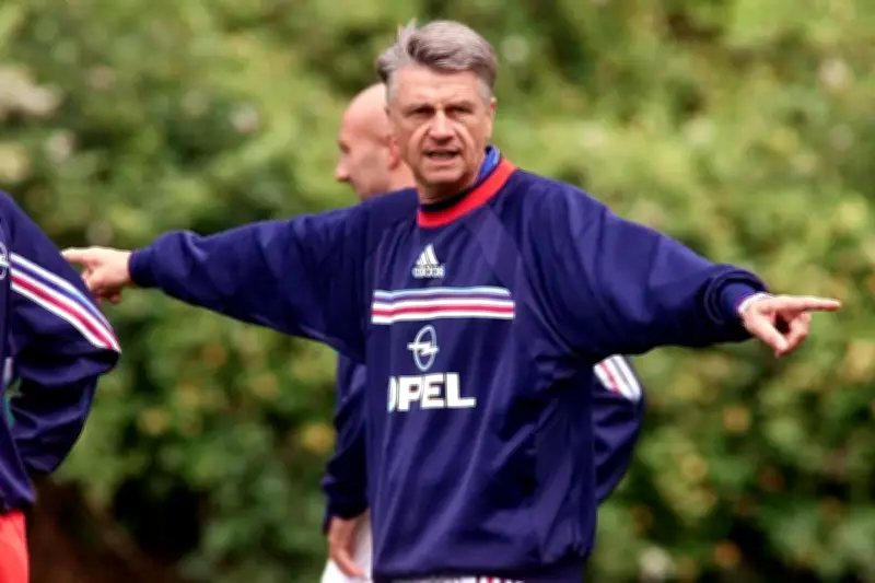 Comment un simple survêtement a transformé Mara Goyet en coach personnel