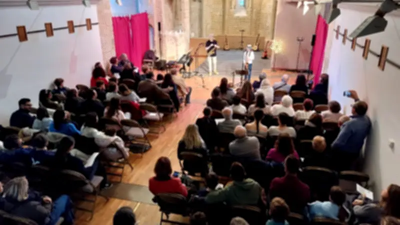 Concert acoustique du Foyer gigeannais : mélodies et complicité en Hérault