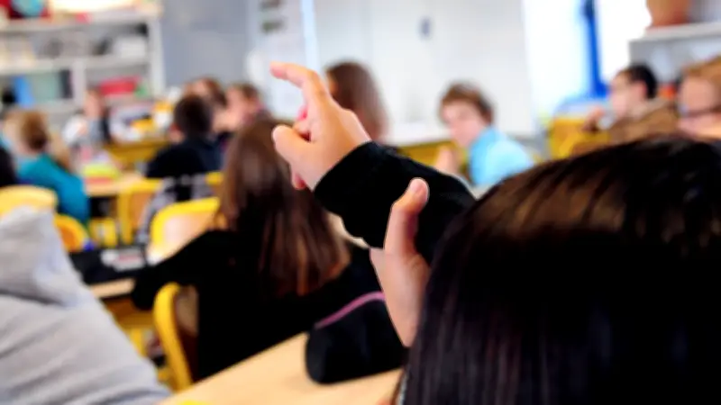 Conflit scolaire en Suisse : une enfant surdouée de 6 ans menacée de retour en maternelle