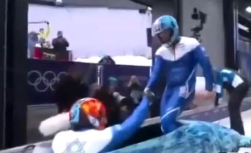 Controverse aux JO : un commentateur suisse critique un bobeur israélien