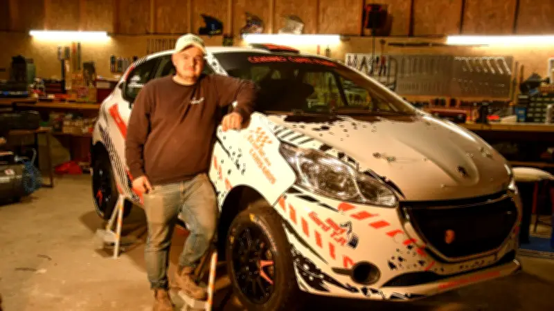 Corentin Lallemand teste sa Peugeot 208 R2 à la course de côte du Pont des Abarines