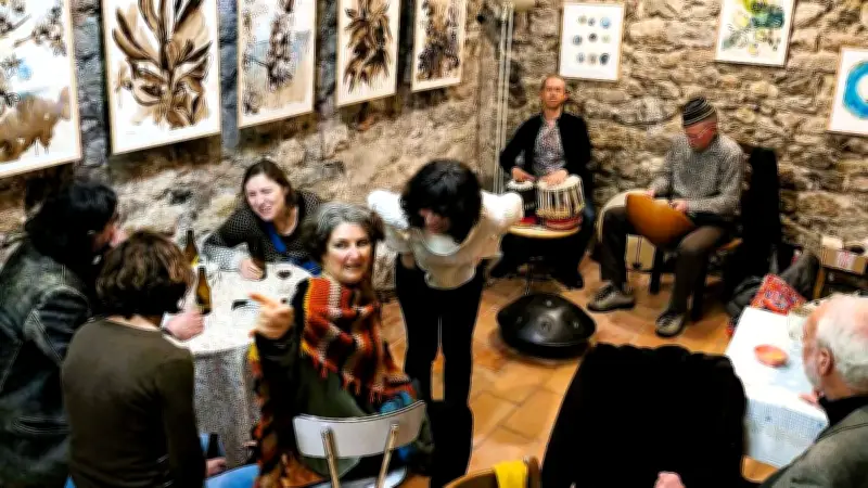 Corinne Tizien expose 'Étrange nature' à l'Entracte Café de Nébian