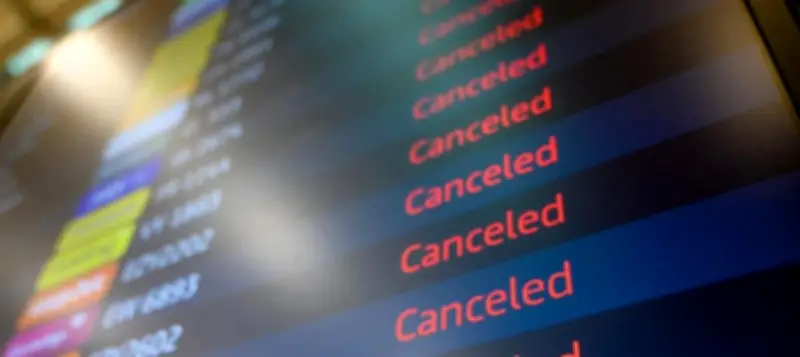 Crise au Moyen-Orient : Les compagnies aériennes annulent massivement leurs vols après les frappes