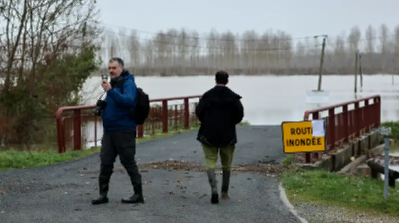 Crise en Sud-Gironde : comment les maires ont utilisé les réseaux sociaux pour rassurer