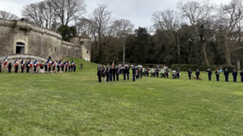 Cérémonie d'honneur pour les héros de la gendarmerie au château de Dions