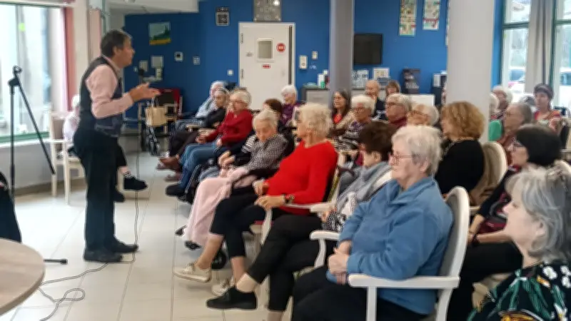 Crêpes et spectacle à Verfeuil : la Résidence Les Olivettes célèbre la Chandeleur