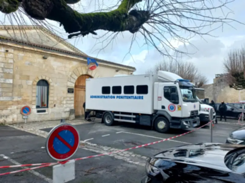 Crue de la Charente : 135 détenus évacués de la maison d'arrêt de Saintes