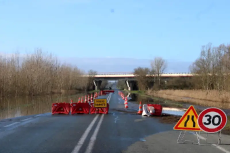 Crue de la Dordogne : la route D2089 toujours fermée à Libourne, des déviations en place