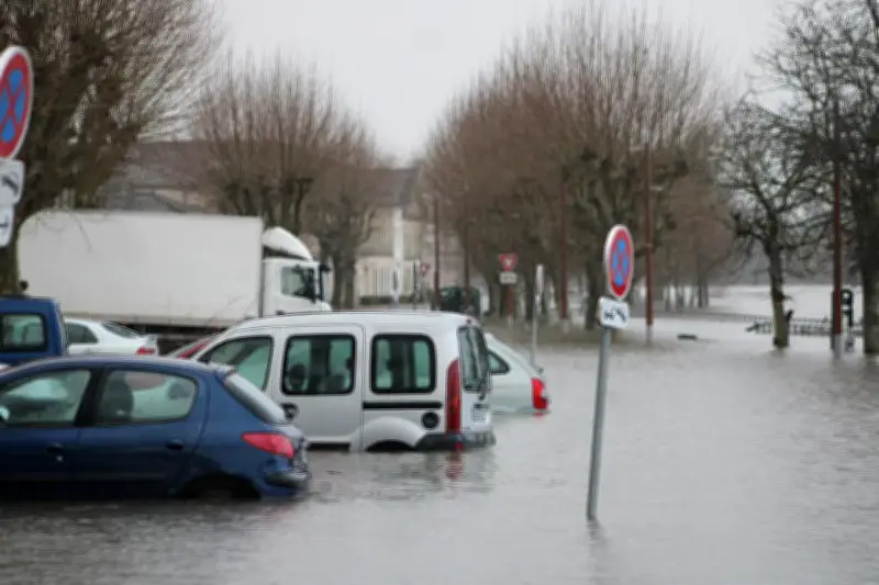Crue de la Dordogne : Libourne épargnée mais les communes voisines durement touchées