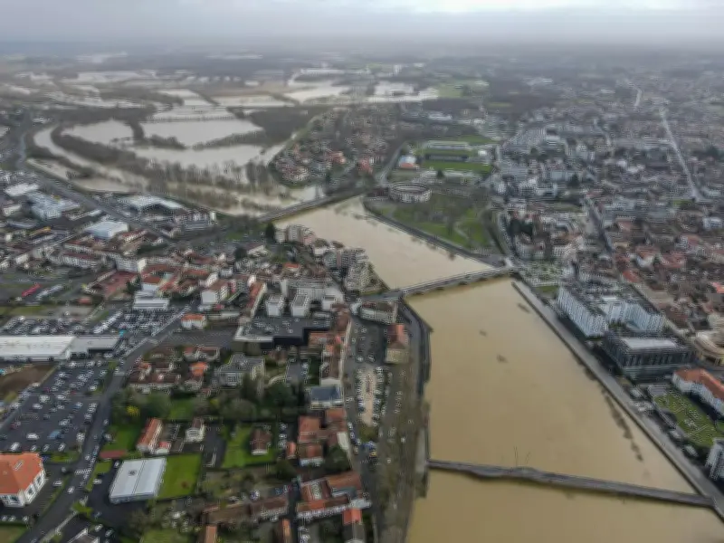 Crue de l'Adour à Dax : Évacuations et fermetures de routes en cours