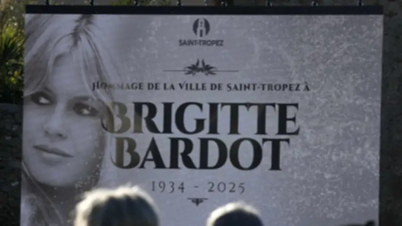 César 2026 : Brigitte Bardot huée et traitée de raciste lors d'un hommage contrasté