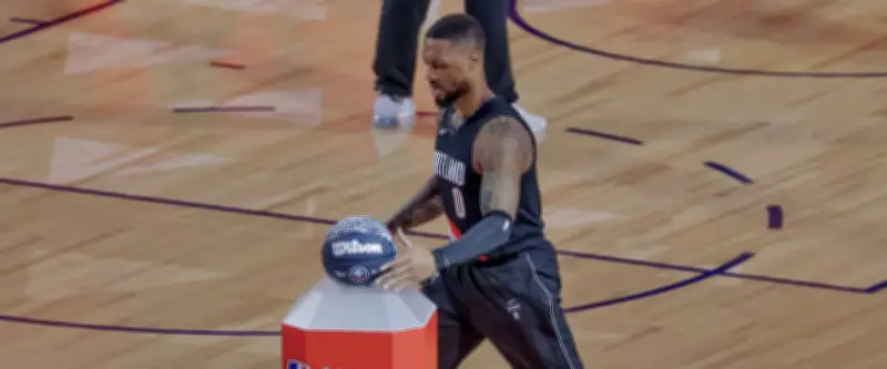 Damian Lillard égale un record historique au concours de tirs à trois points du All-Star Game NBA