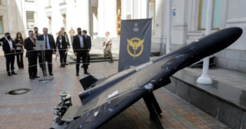 Dans un entrepôt de Madrid, Destinus fabrique des drones kamikazes pour l'Ukraine