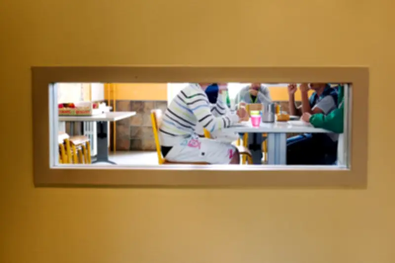 Darmanin dégaine une circulaire sur la justice des mineurs : continuum répressif ou recentrage éducatif ?