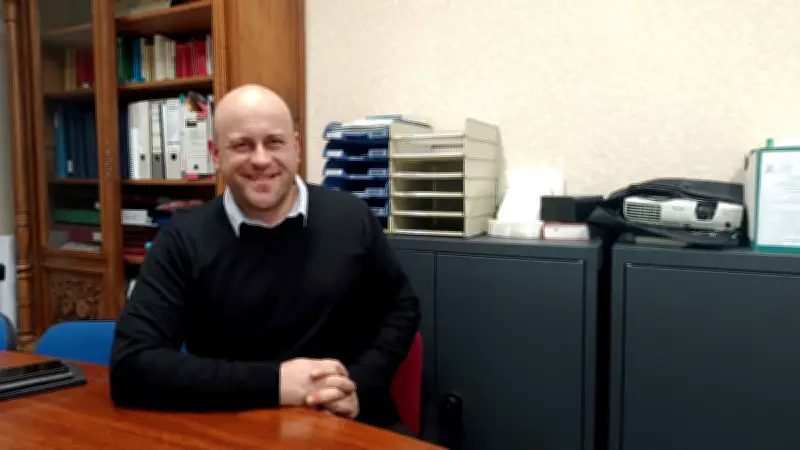 David de Montfumat vise la mairie pour poursuivre les travaux de voirie à Saint-Jean-de-Cornies