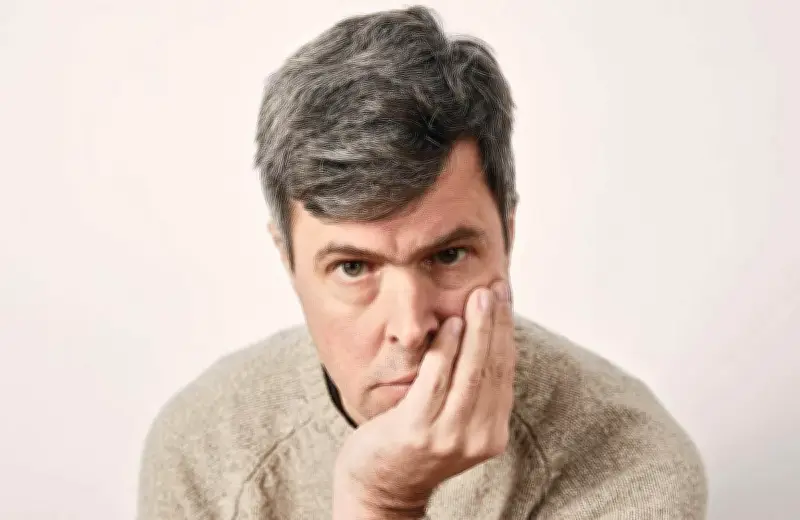 David Szalay signe un roman puissant sur l'errance masculine en Europe