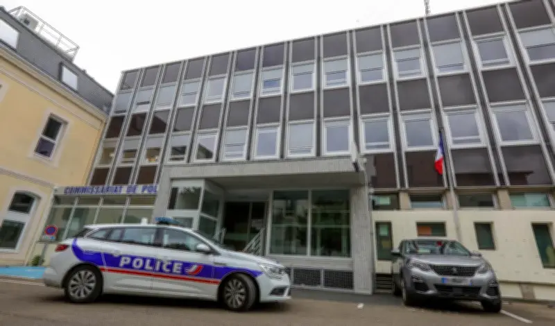 Dax : un homme interpellé en sous-vêtements pour exhibition sexuelle