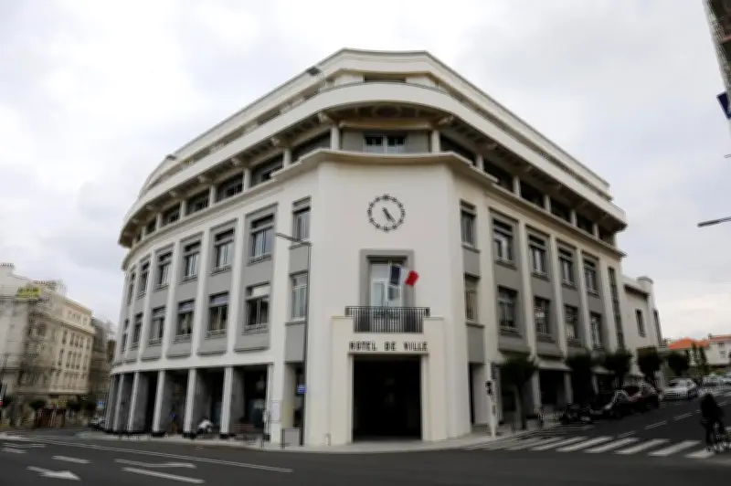 Débat municipal à Biarritz : six candidats face aux médias régionaux et nationaux