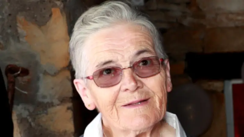 Décès de Laetitia Vayssière à 92 ans : une vie dévouée aux siens en Aveyron