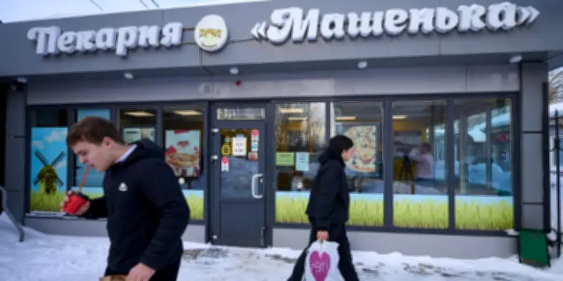 Denis Maksimov, boulanger russe, symbole des difficultés économiques post-guerre