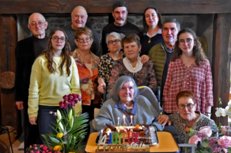 Denise Lacour célèbre son centenaire à Badefols-d'Ans entourée de sa famille