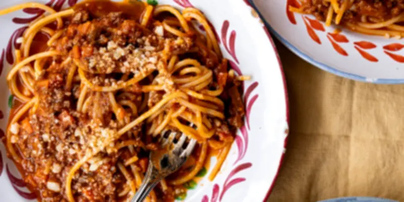 Denny Imbroisi réunit ses deux Italie dans un livre de recettes familiales