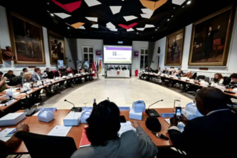 Dernier débat municipal à Agen : majorité et gauche s'affrontent avant les élections