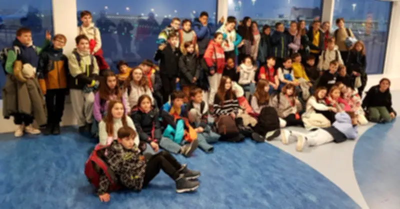 Des écoliers français découvrent la Finlande hivernale lors d'un échange scolaire inoubliable