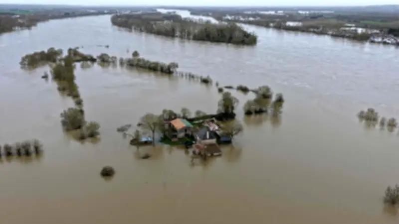 Dégâts catastrophiques dans le pays nantais : les maraîchers impuissants face aux inondations