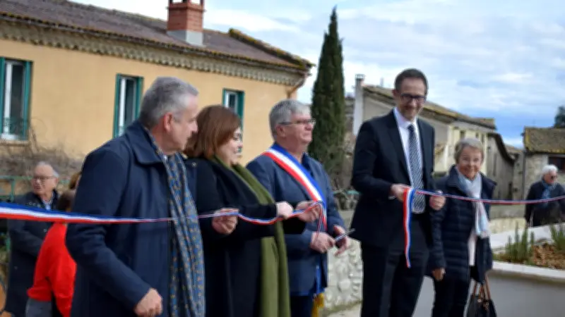 Dions inaugure sa nouvelle place de la mairie végétalisée et conviviale