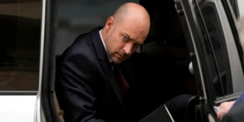 Diplomate français cité dans les Epstein Files : enquête judiciaire et suspension