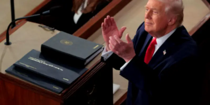 Discours de l'État de l'Union : Omar et De Niro dénoncent Trump, un record de durée battu