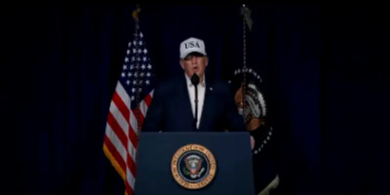 Donald Trump annonce des frappes américaines en Iran sur Truth Social