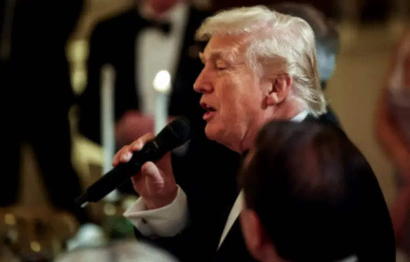 Donald Trump annonce l'envoi d'un navire-hôpital américain au Groenland