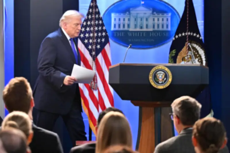 Donald Trump face au Congrès après des revers judiciaires et économiques