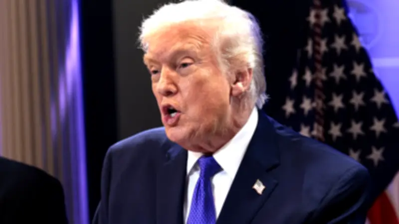 Donald Trump menace d'utiliser des alternatives après la décision de la Cour Suprême sur les droits de douane