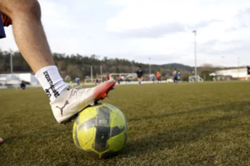 Dordogne : le football amateur paralysé par les intempéries et le manque de terrains synthétiques