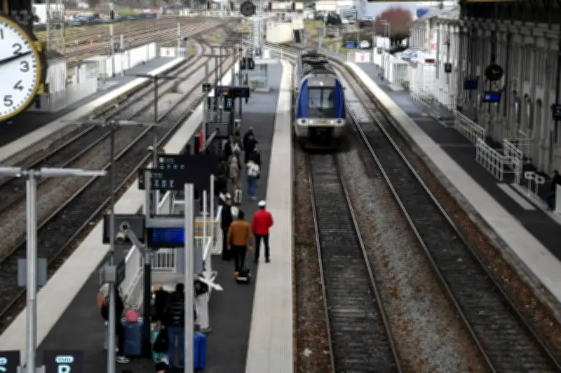 Dordogne : trafic ferroviaire interrompu après un glissement de terrain majeur