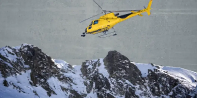 Déraillement d'un train en Suisse suite à une avalanche, des blessés probables