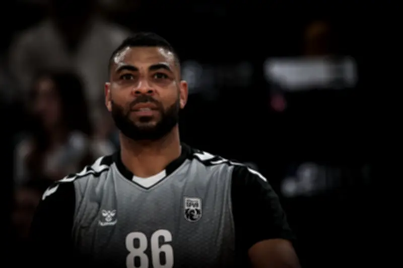 Earvin Ngapeth, double champion olympique, revient à Tours pour deux ans