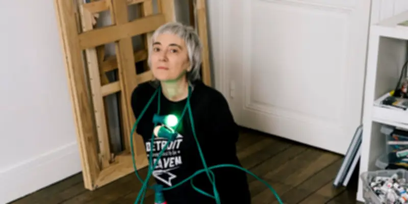 Elene Usdin, une artiste qui fleurit tardivement dans la bande dessinée