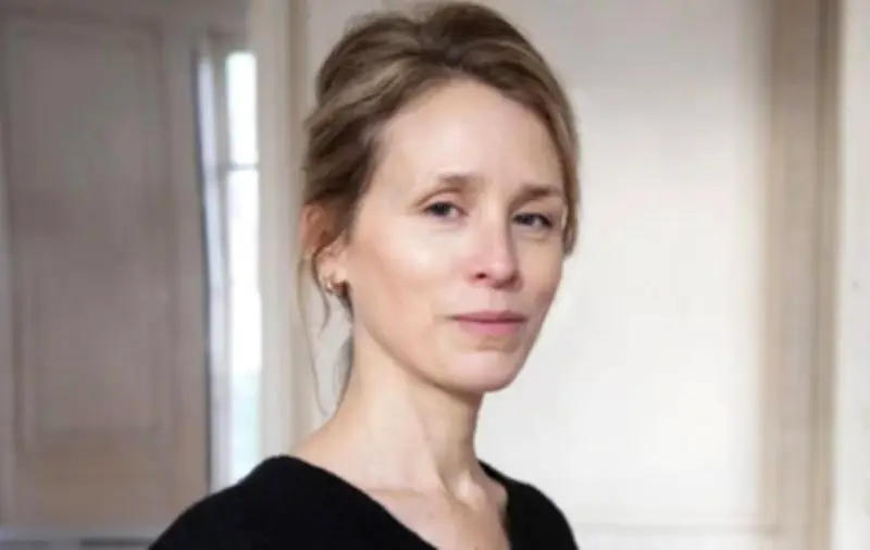 Emily Barnett revisite le féminicide de Sophie Toscan du Plantier dans un récit intime