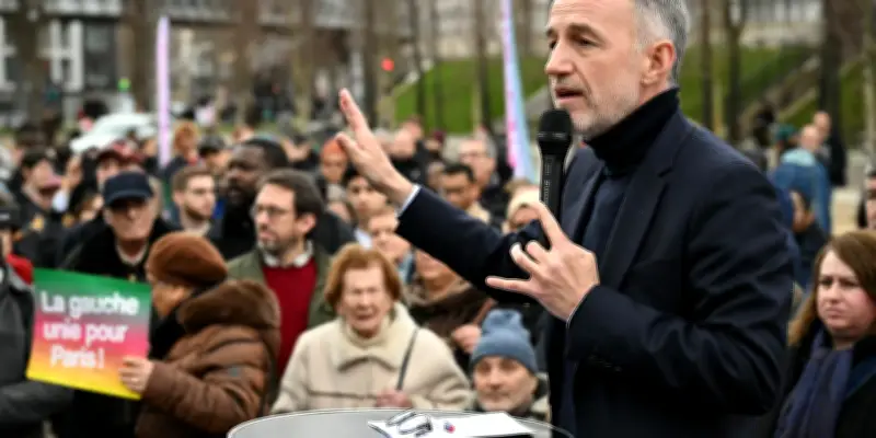 Emmanuel Grégoire organise un débat public à Paris face au refus de Rachida Dati