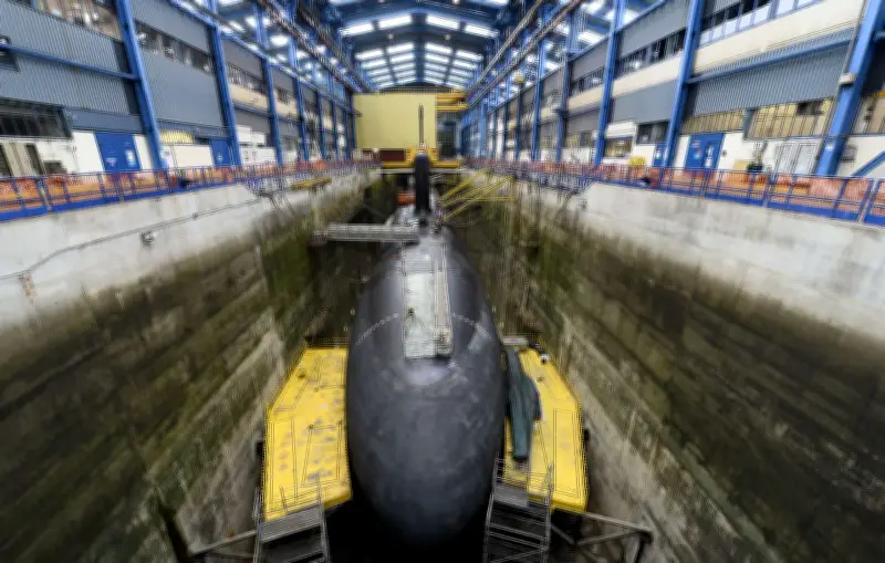 Emmanuel Macron annonce des évolutions majeures de la doctrine nucléaire française