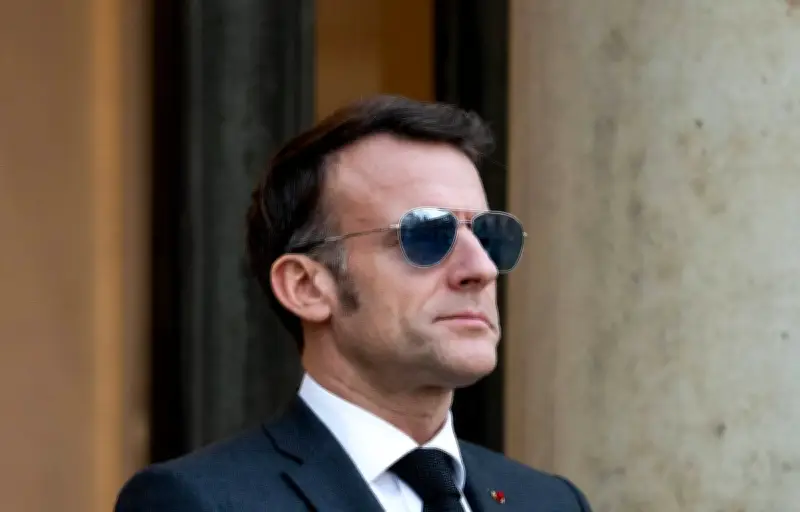 Emmanuel Macron en footing à Mumbai : une visite diplomatique entre sport et contrats militaires