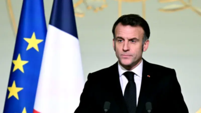 Emmanuel Macron veut rendre inéligibles les élus coupables d'actes racistes ou antisémites