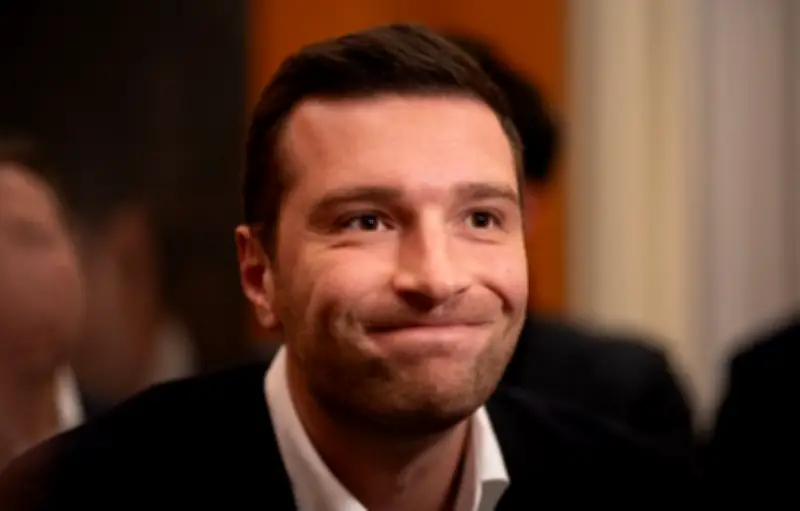 Enquête ouverte après l'incinération d'une effigie de Jordan Bardella lors d'un carnaval basque