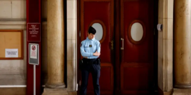 Erreur judiciaire à Paris : quatre détenus libérés après un classement erroné